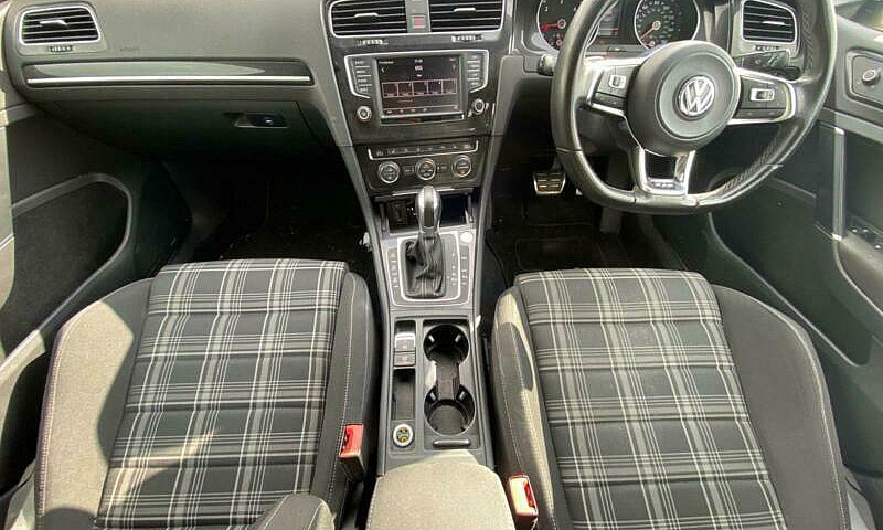2016 Volkswagen Golf...