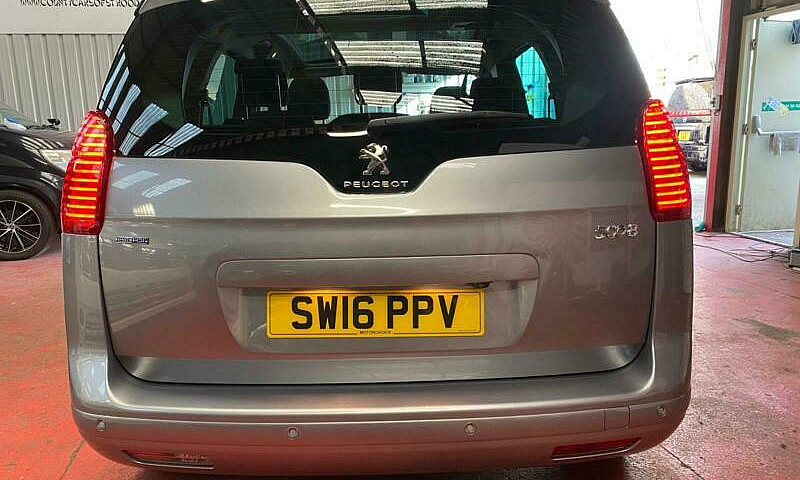 2016 Peugeot 5008 1....