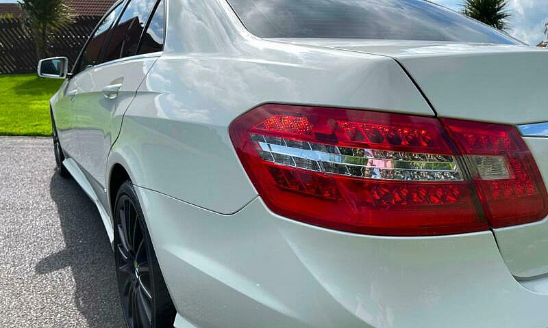 Mercedes-Benz E250 C...