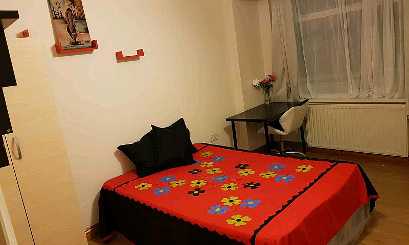 Master Bedroom ...