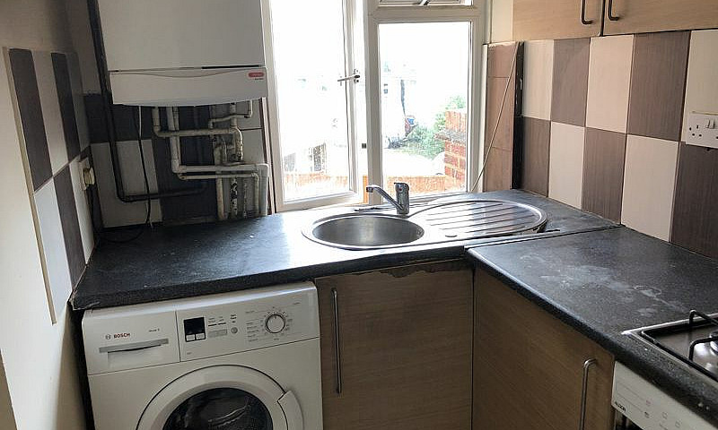 2 Bedroom Flat In No...