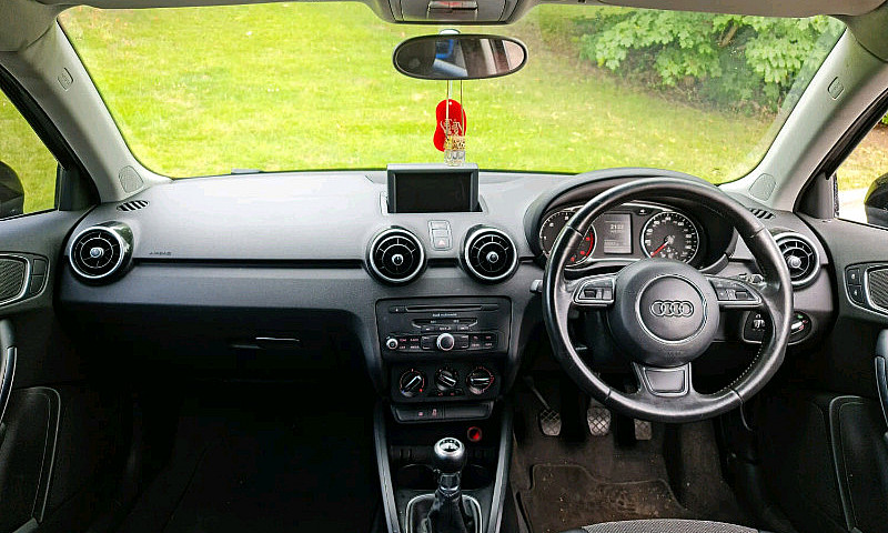 2011 Audi A1 Sport 1...