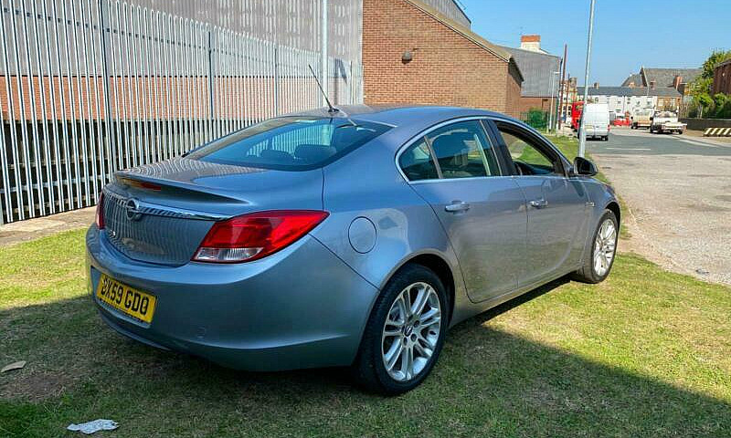 59 Insignia 4 Dr, Gr...