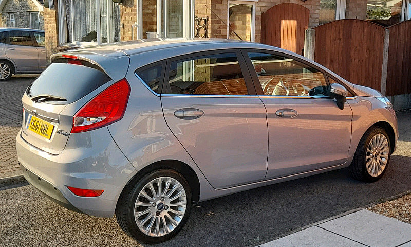 Ford Fiesta Titanuum...