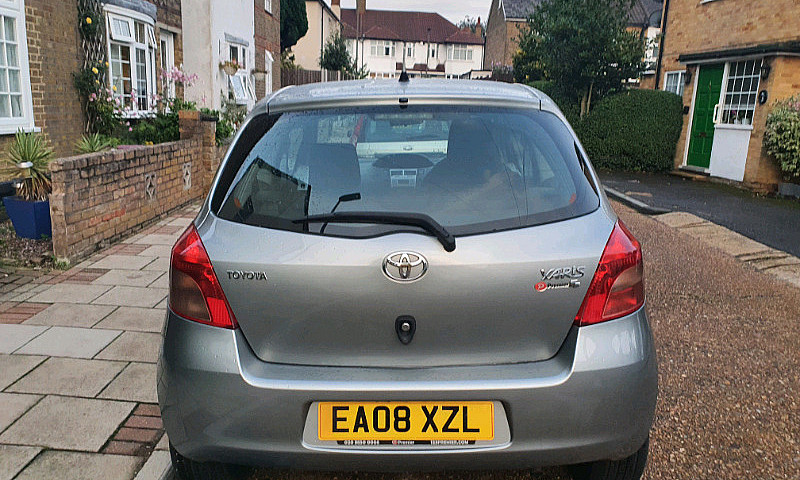 Toyota Yaris ...