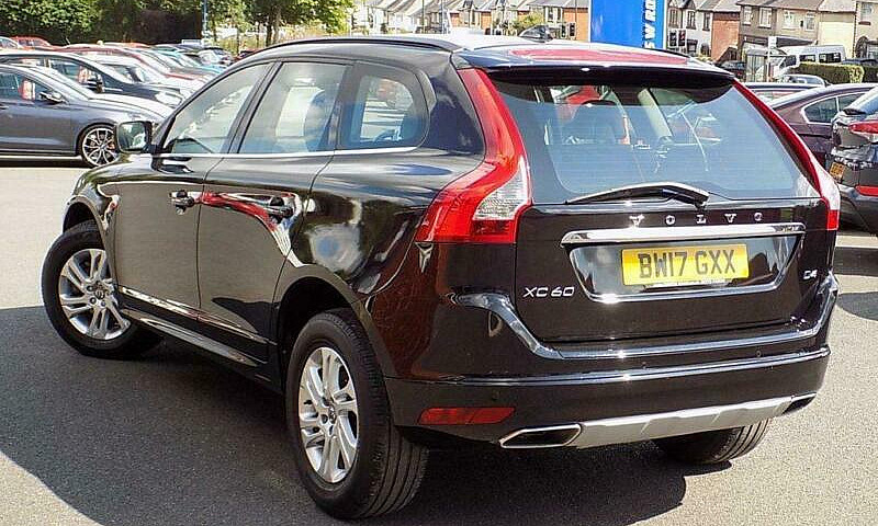 2017 17 Volvo Xc60 2...