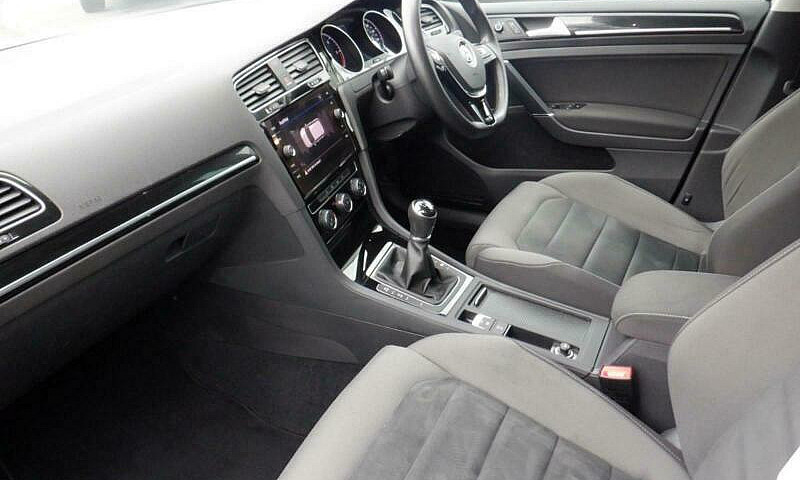 2017 Volkswagen Golf...