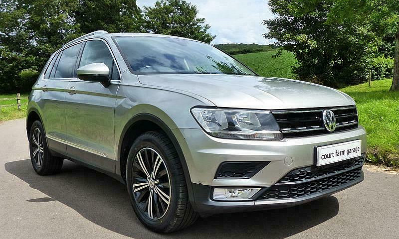 2017 Volkswagen Tigu...