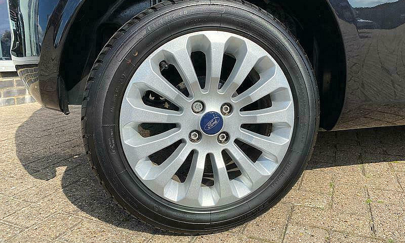 2015 Ford Ka Zetec 1...