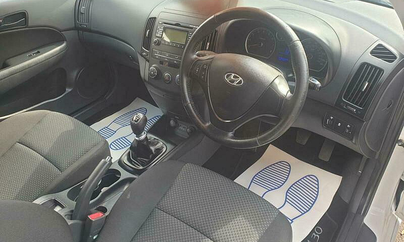 2011 Hyundai 130 Com...