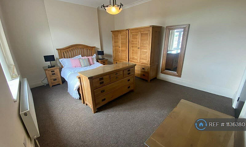 10 Bedroom House In ...