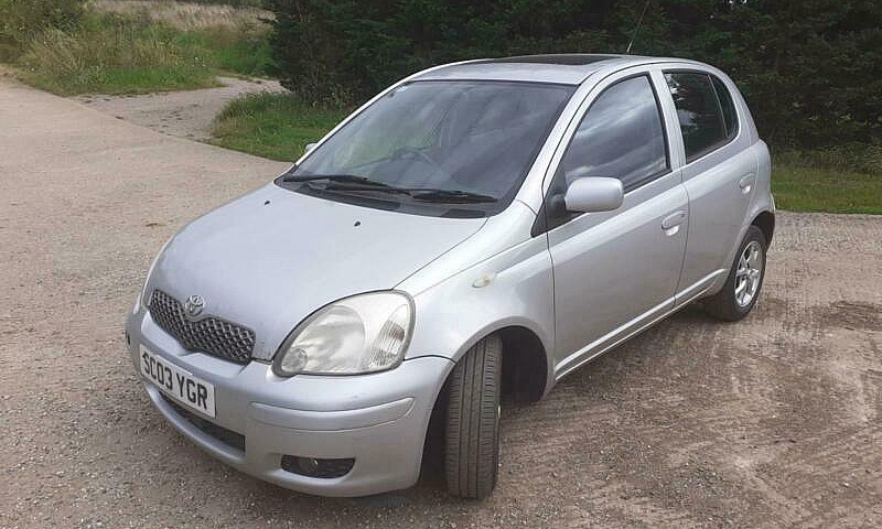 2003 Toyota Yaris T ...