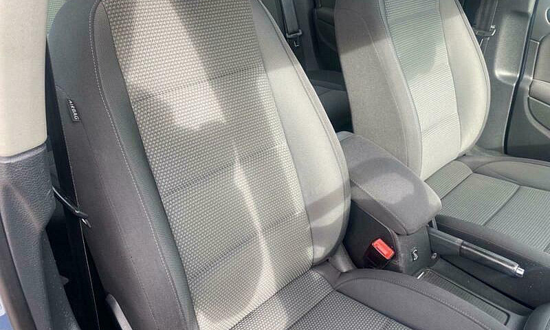 2011 Volkswagen Golf...