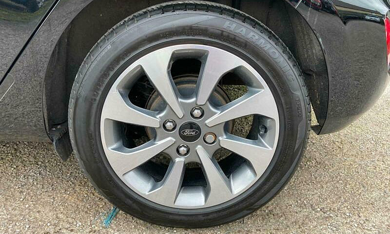 2017 (17) Ford Fiest...