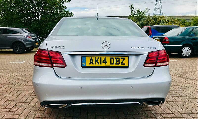 Mercedes-Benz E300 2...