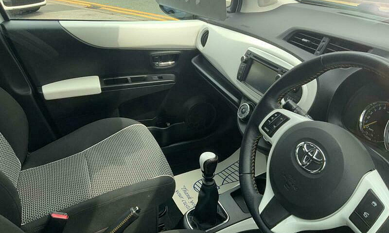 Toyota Yaris 1.33 Vv...