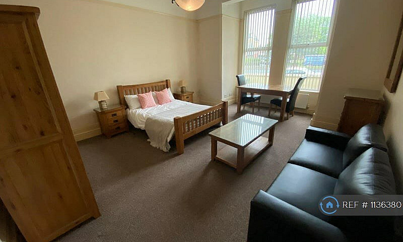 10 Bedroom House In ...