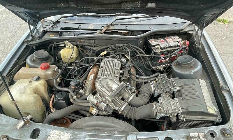 1988 Ford Granada 2....