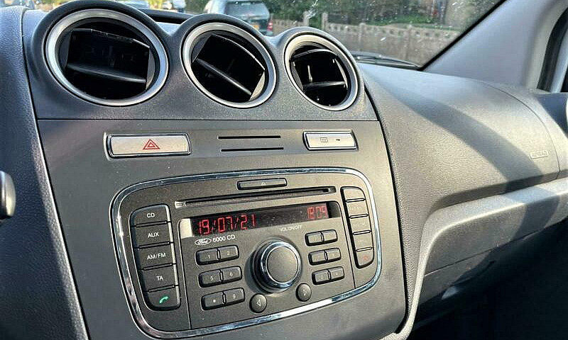 2013 Ford Tourneo Co...