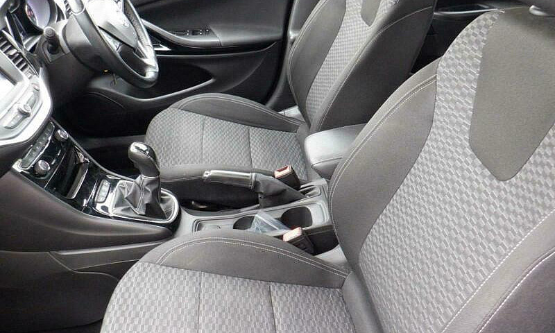 2015 Vauxhall Astra ...