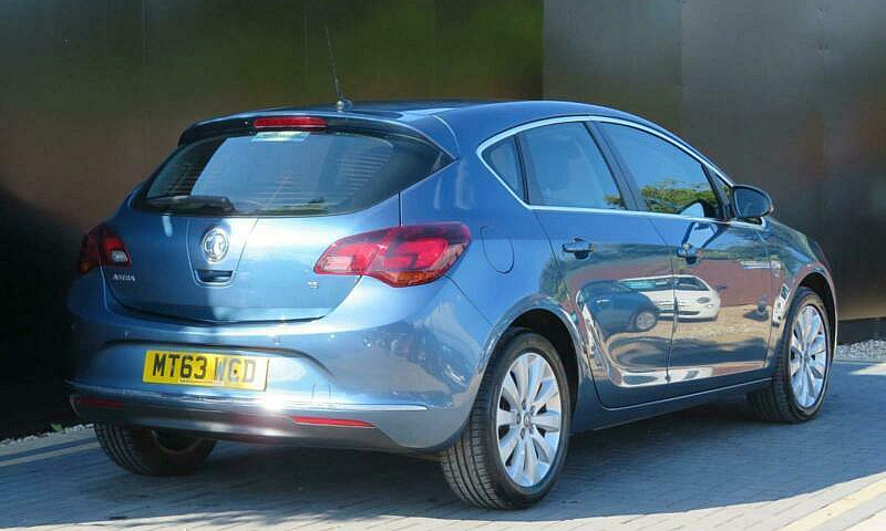 2013 Vauxhall Astra ...