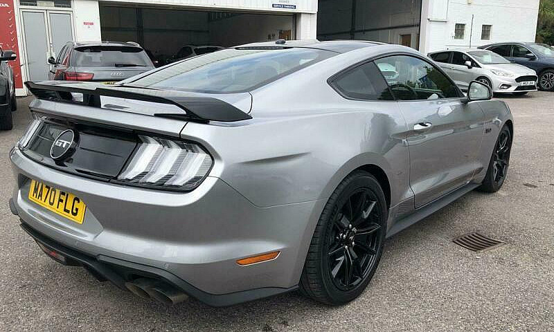 2020 Ford Mustang 5....