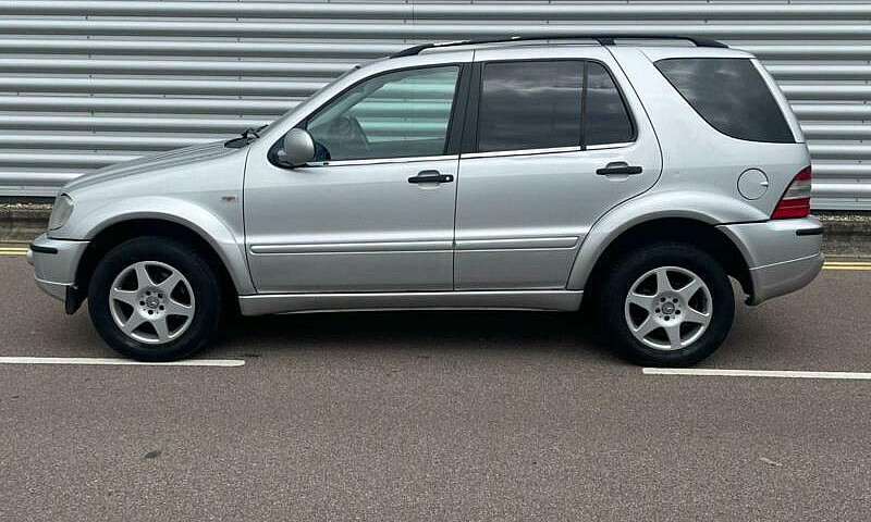 2001 Mercedes-Benz M...