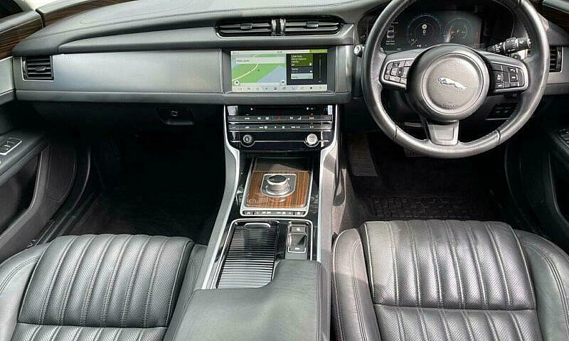 2017 17 Jaguar Xf 2....