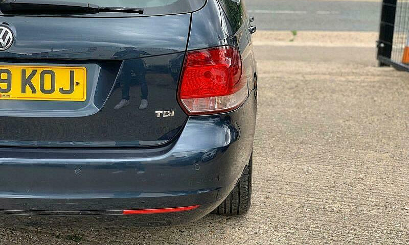 2009 Volkswagen Golf...