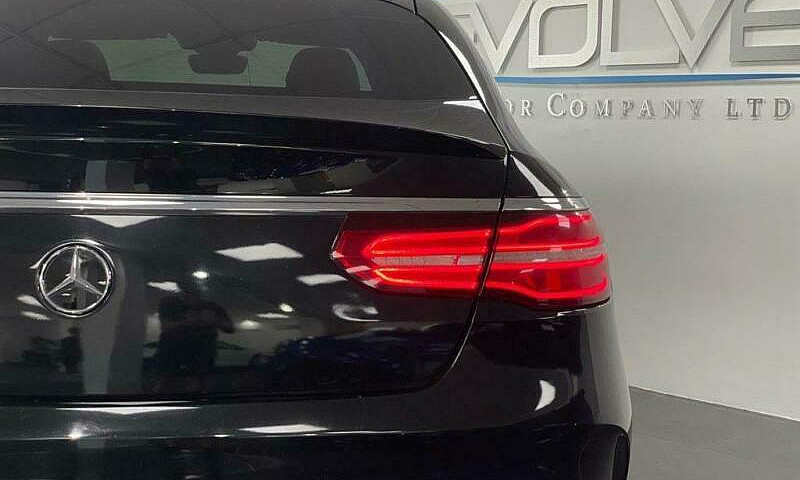 2017 11 Mercedes-Ben...
