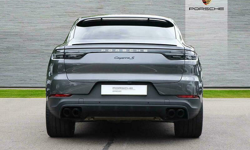 2021 Porsche Cayenne...
