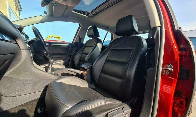 2009 Volkswagen Golf...