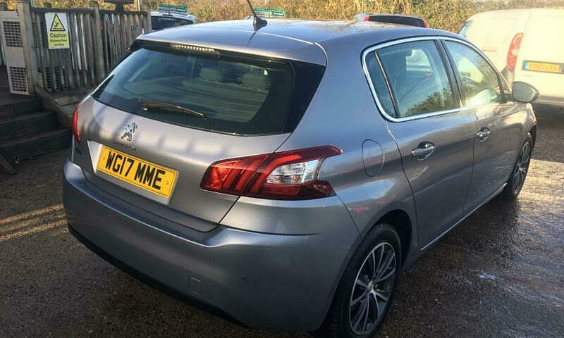 2017 Peugeot 308 Blu...