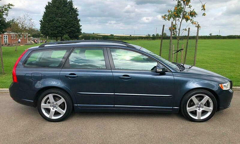 2011 11 Volvo V50 1....