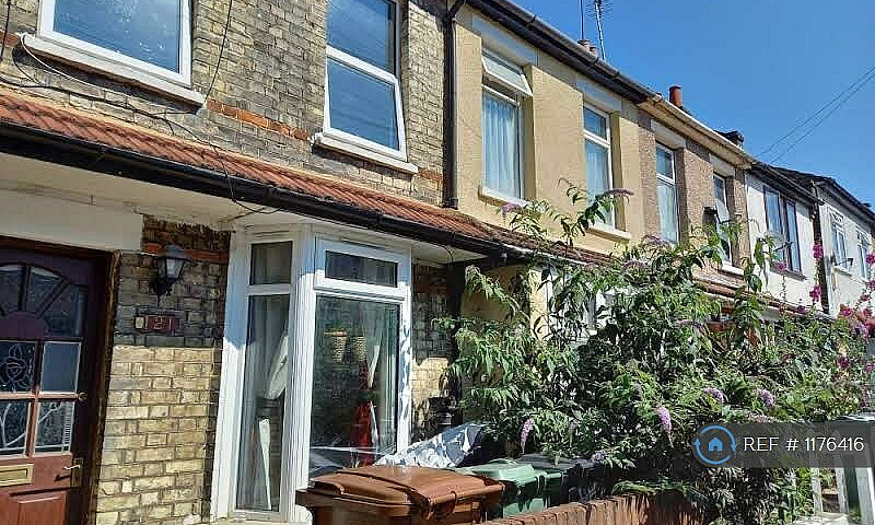 2 Bedroom House In V...