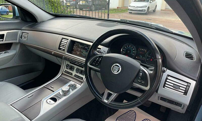 2012 Jaguar Xf 2.2D ...