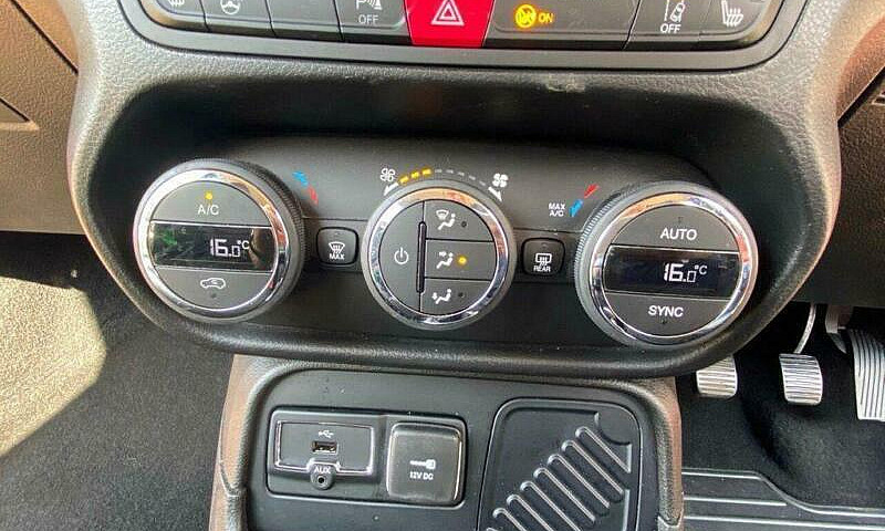 2016 16 Jeep Renegad...