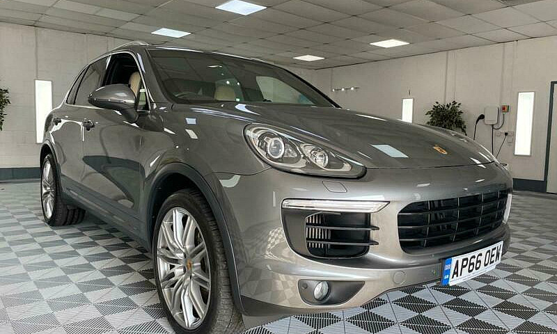 2016 Porsche Cayenne...