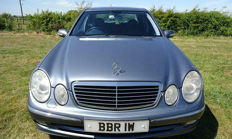 Mercedes-Benz E270 2...