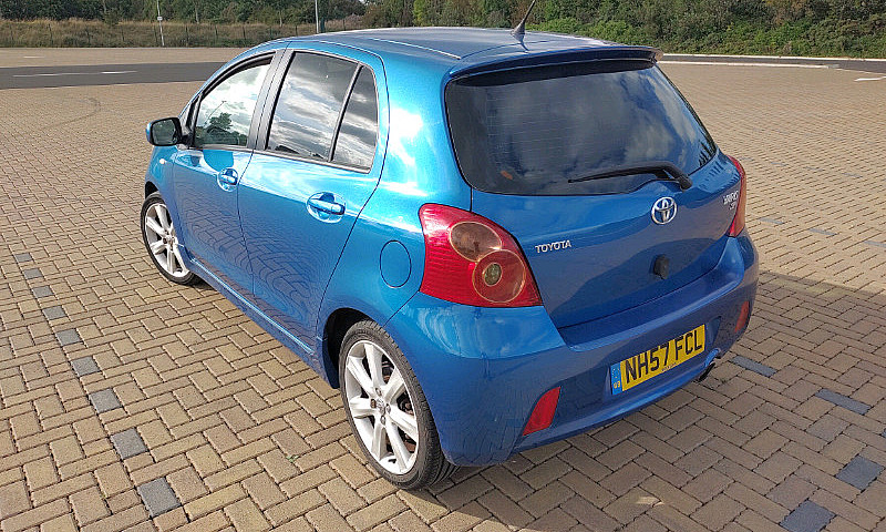 Toyota Yaris Sr...