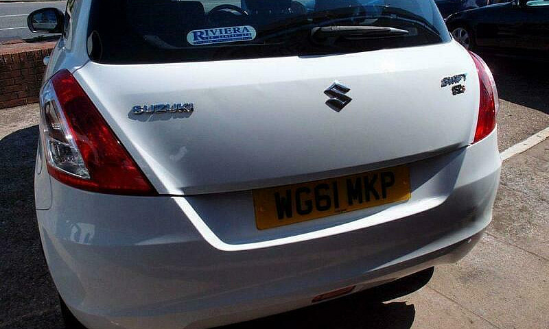 2011 61 Suzuki Swift...
