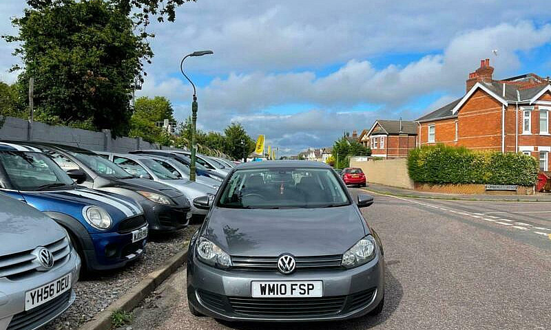 2010 Volkswagen Golf...