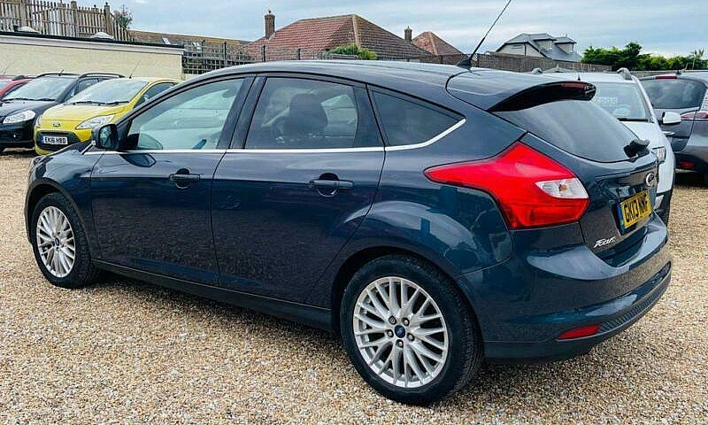 2013 13 Ford Focus 1...
