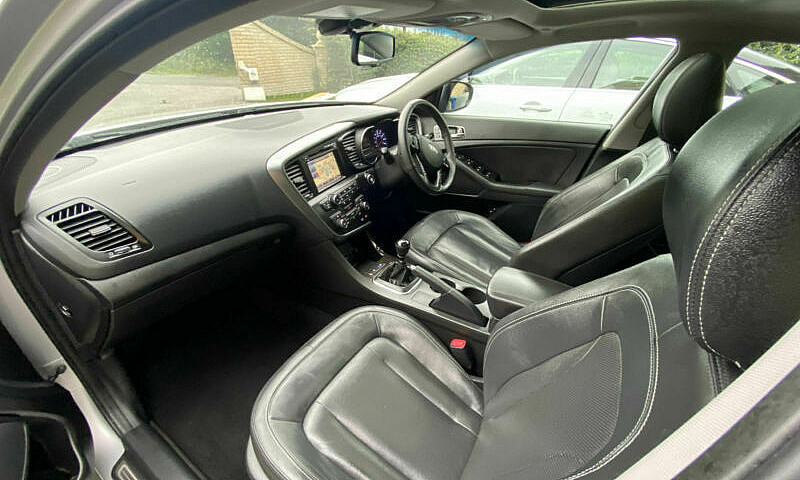 2012 Kia Optima 3 1....