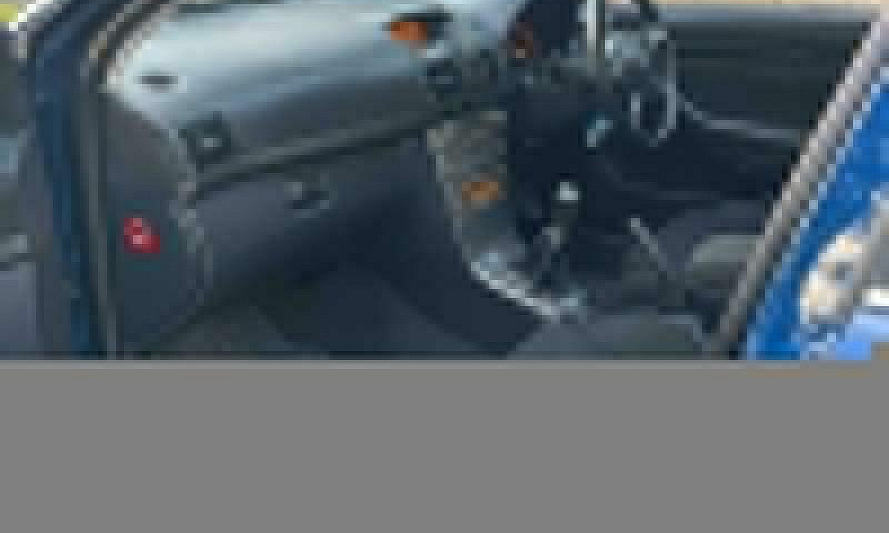 06 Toyota Avensis 1....