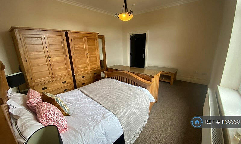 10 Bedroom House In ...