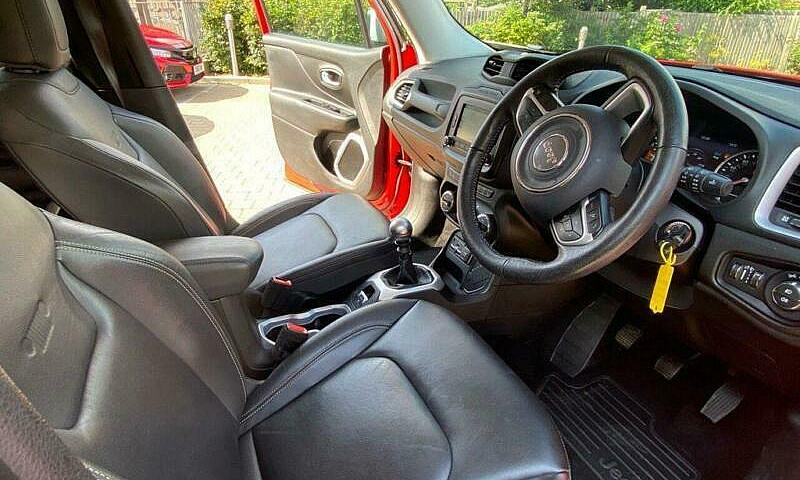 2016 16 Jeep Renegad...