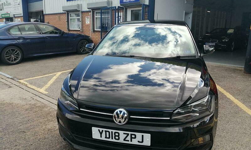 2018 Volkswagen Polo...