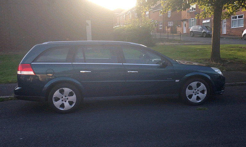 Vauxhall Vectra Elit...
