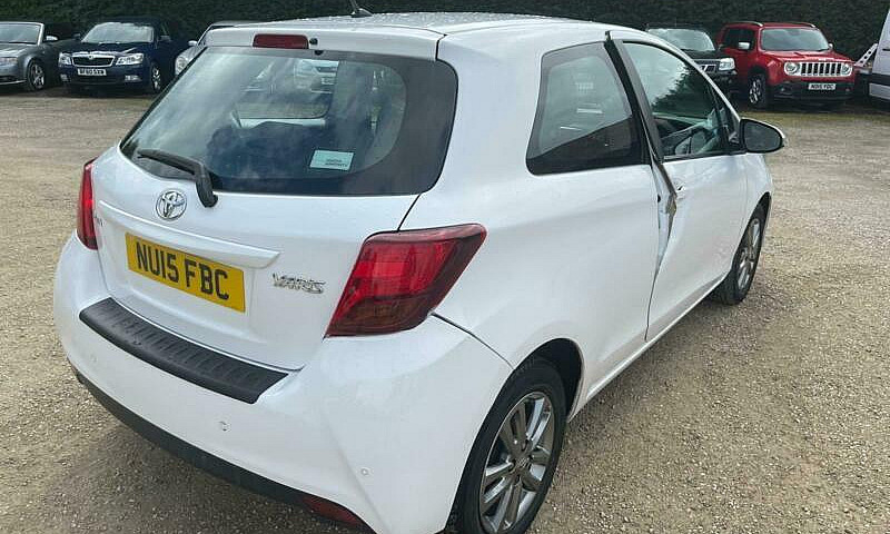 2015 Toyota Yaris Ic...